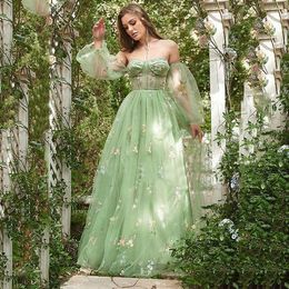 2024 Robes de bijoux avec demoiselle d'honneur à la menthe Green Coule en tulle longue longueur de sol en dentelle Applique en mousseline