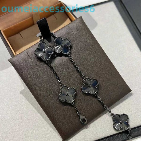 2024 Diseñador de joyas Marca Vanl Cleefl Arpelsbracelet v CNC Escultura de precisión Pistola láser de oro Negro Lucky Clover Pulsera de cinco flores