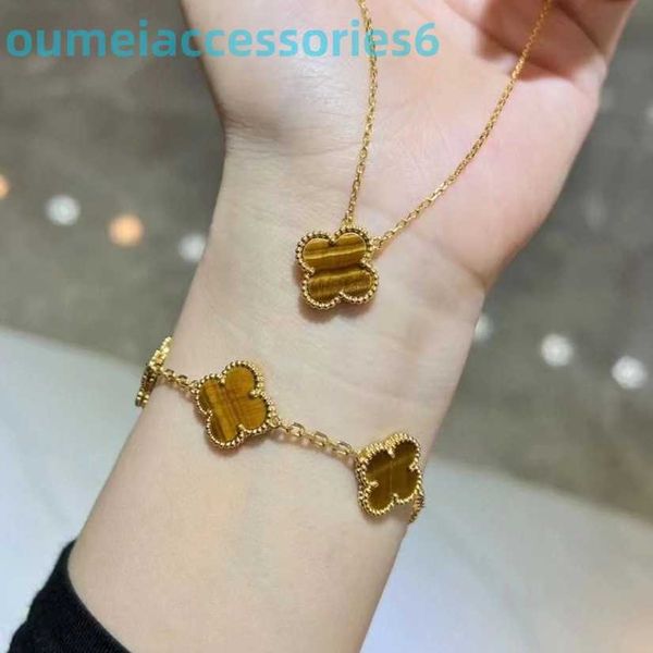 2024 Diseñador de joyas Marca Vanl Cleefl Arpelsbracelet Hierba de cuatro hojas v Cinco flores Mujer Ojo de tigre Piedra chapada en oro rosa de 18 quilates Pulsera de moda versátil