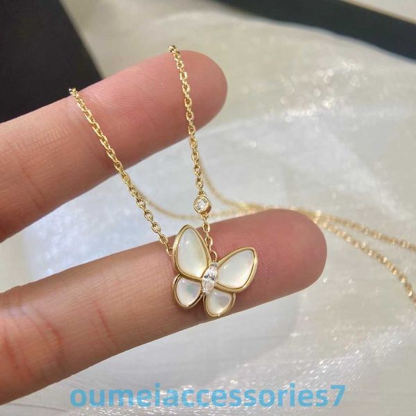 2024 Diseñador de joyas Marca Vanl Cleefl Arpelspendant v Golden Fan Collar de mariposa Fritillaria blanca para mujer Collar de trébol de oro rosa de 18 quilates chapado en CNC