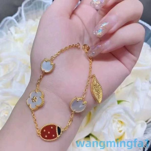 2024 Bijoux Designer Marque Vanl Cleefl Arpelsv Golden Fan Cinq Coccinelle Femelle Quatre Feuilles Coléoptère 18k Or Rose Fritillaria Lucky Flower Bracelet