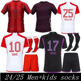 2024 Kane Soccer Jerseys Musiala de Ligt 23 24 25 Joueur Kits Kits Sane Hernandez Bayerns Munich Gnabry Oktoberfest Muller Davies Kimmich Football Shirt Men Kid Kit Kit