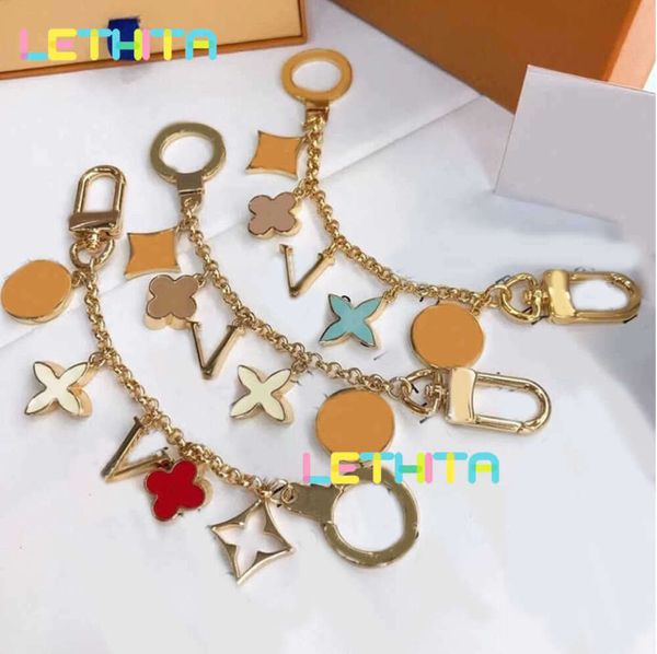 2024 Keeschains Lanyards Holder Chain Chain Car Luxurys Designers Flower Ring Bag Lovers Amours Gift Motion Current L 28ess