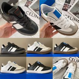 2024 Kinderschoenen Casual Sambas Hardlopen Jongens Sneakers Veganisten Gazellen Kinderen Jeugd Grote kinderschoen Peuters Preshcool Runner Gum Trainers Zwart Wit Meisjes Szie