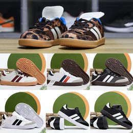 2024 Chaussures pour enfants Sambas décontractées Running Boys Sneakers Vegans Enfants Youth Big Kid Shoe Toddlers Preshcool Runner Gum Trainers Black White Girls Szie 24-37