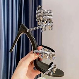 2024 Последние модные роскошные дизайнерские сандалии с кристаллами и бриллиантами 10 см, серебряные вечерние платья со стразами, женские туфли на высоких каблуках из металла, фабричная обувь большого размера 42