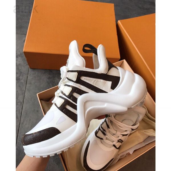 2024 Dernier modèle vendant le dernier designer pour hommes femmes Casual Dad Shoes Sneakers Belle plate-forme Arc Walking Cuir Patchwork Robe Tennis Chaussures Taille 81