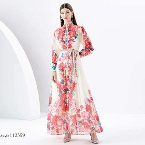 2024 Dernières modèles Modèles Robe maxi élégante Floral avec ceinture Spring Automne Designer Stand Cold Lace Up Up Wistr Vacation Robes bohème