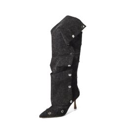 2024 Cuir Martin Boots Pillage Toe High Heels Knight Rivets détachable 2 façons de porter le genou pointu à pointes longues Chaussures de mariage Zipper Cowboy Boties plissées 34-42