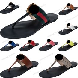 2024 Tongs en cuir célèbres sandales avec doubles lettres sandale femmes pantoufle femme boucle piscine diapositives front de mer femmes 37-42 voyage été plage appartements mules mocassins