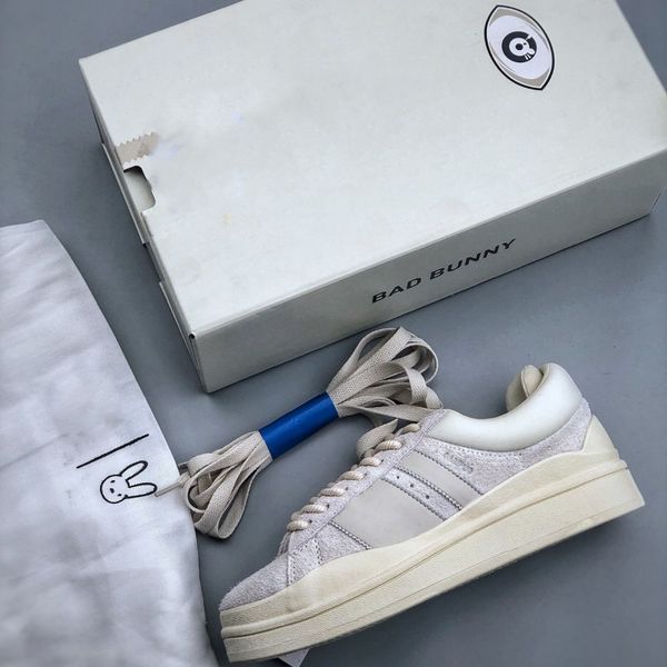 2024 Light Bad Bunny Cream Chaussures de course Bad Bunny Buny Buckle Sports Sneakers Trainers avec boîte