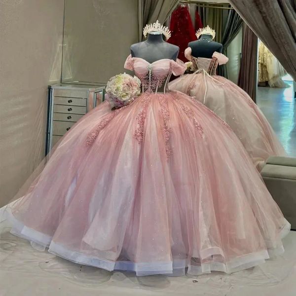 2024 Vestidos de quinceanera rosa claro Aplique de encaje fuera de las correas del hombro Longitud del piso con cuentas dulce 16 fiesta de cumpleaños Bola de graduación Vestidos formal 403 403