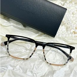 2024 Léciers de verres carrés Concis léger Cadre Unisexe Couleur de gradient mixte mince Fullrim Pure Pure pour les lunettes de prescription Housses de conception complète