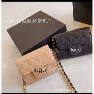 2024 Lingge Broidered Thread Fragrant Wind Mini Minhed Change Change Carte crossbody Small Square Sac 78% sur le magasin en gros