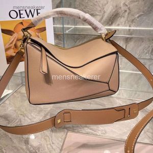 2024 LOEEW Designer Sacs classiques Puzzles Sac à bandoulière Femme Summer en cuir populaire Star Star Handheld Handhed Spliced Crossbody Sac à main