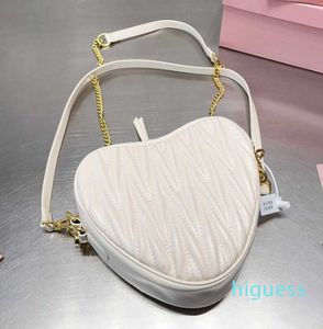 2024 Love Designer Sacs Femmes Coeur Mium Cross Body Chaîne Sac à main Sacs de soirée mignons en cuir