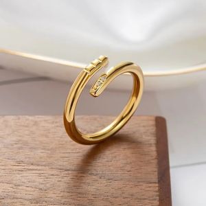 2024 Liefdesringen voor dames diamanten ring designer ring vinger nagel sieraden mode klassiek titanium stalen band goud zilver roze kleur Maat 6-9Q11