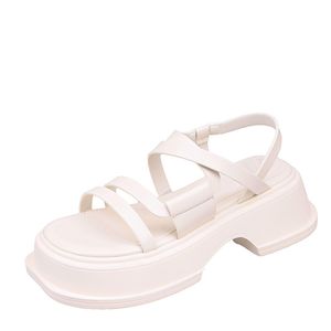 2024 Lage hakken Slides Slide dames sandalen blauw zwart naakt damesschoenen buiten zomer slijtage 35-40 gai