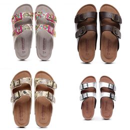 2024 Lage prijs Nieuwe slippers dragen extra grote sandalen één lijn dubbele knop strandschoenen Gai maat 36-46