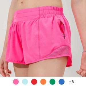 2024 LU-018 Summer Track Es pantalones cortos calientes de 2,5 pulgadas con alivio de pantalones de yoga para mujeres de secado sin aliento