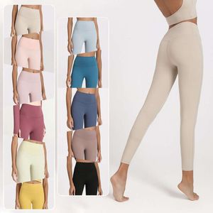 2024 lu lu lemen Yoga broek uitlijnen dunnere leggings Dames Shorts Bijgesneden outfits Dames Sport Dames Broeken Oefening Fitnesskleding Meisjes Hardloopleggings gym slank