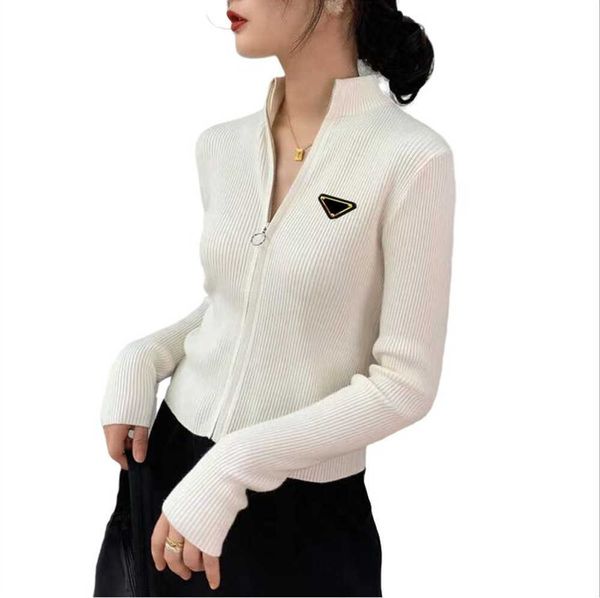 2024 Lulu Slim Prrra Knit Fashion Designer Ladies Fit Tops Tees Cardigan Mujeres Suéter con cremalleras Estilo corto Lady Jumpers Camisa Diseño S-XL