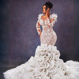 2024 Robe de mariée de sirène luxueuse pour les robes de mariée de mariée à manches longues appliqués en dentelle perle perles cristaux robes de mariage ébouriffées pour les femmes noires mariage d238