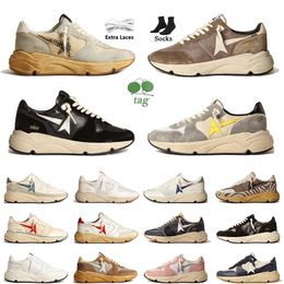 2024 Diseñador de marca de lujo Zapatos casuales Zapatillas de deporte doradas Mujeres para hombre Cuero Caballo Pelo Gamuza Pintado a mano Beige Corriendo Suela Estrellas Viejo Zapato Sucio Plataforma Entrenadores