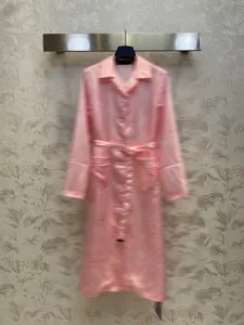 2024 Marca de lujo Pink Elegant Letter Dresses Long Dress with Belt Women Rate Down Collar Dress Elegant Fashion Casual Well Lady Vestido