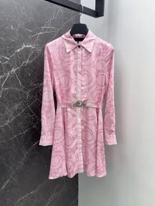 2024 Marque de luxe Femmes revers Couleur rose Robe de chemises à manches longues en métal à manches longues à manches longues
