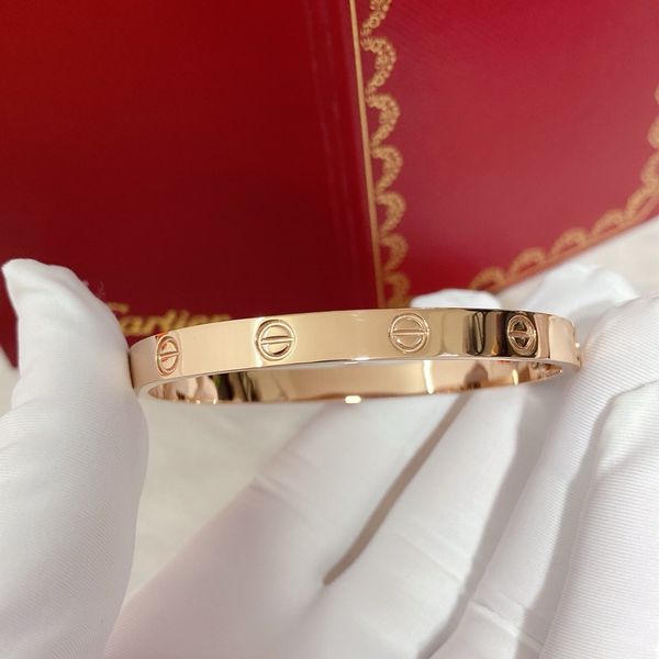 2024 Pulsera de oro gruesa clásica de lujo Pulsera de diseñador con diamantes Pulsera de plata de 18 k de oro en forma de V de primera categoría para mujer Caja de joyería de boda abierta