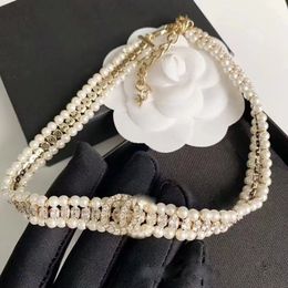 2024 Luxe Mignon Bowknot Marque Designer Colliers Top Grade Or Femmes Perle Fiançailles Amour Doux Noeud Collier Ras Du Cou Broche Pin Pince À Cheveux Bijoux