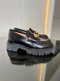 2024 Luxe designer bee loafers herfst beroemdheid met bij kleine leren schoenen platform platform damesschoenen jurk schoen dames hoge kwaliteit echt leer 35-42