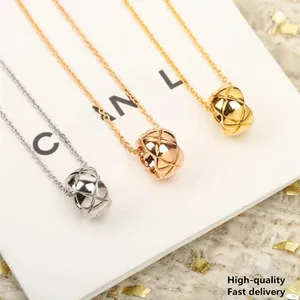2024 Luxury Designer Brand Double Letter Pendant Colliers Chaîne 18K Gold plaqué Crysatl Pull Newklace pour femmes