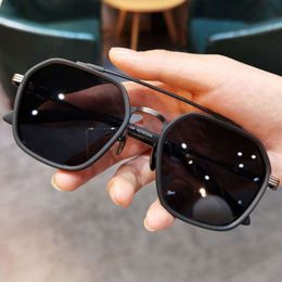 2024 Designer de luxo CH óculos de sol para homens mulheres cromos armações grandes Corolla nova moda proteção coração óculos quadro homem unisex óculos 8UWO