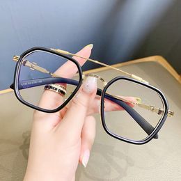 2024 Luxus-Designer-CH-Sonnenbrille für Damen, verchromt, Brillengestelle, Herrenmode, flache Gläser, trendiges Metallauge, neues schlichtes Herz-Brillengestell, Damenbrillen 55XB