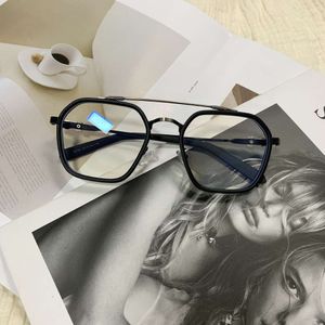 2024 Luxe ontwerper CH Zonnebril voor vrouwen Chromes Glazen frames Mens Nieuw spektakel Male Black Fashion Myopia Heartglass frame dames unisex brillen XOTW