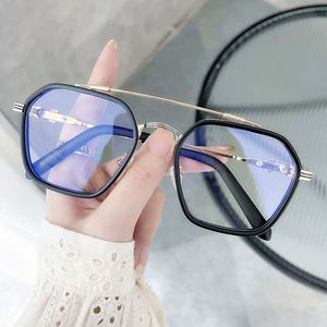 2024 Designer de luxe CH Lunettes de soleil pour femmes Chromes Lunettes Frames Mens New Fashion Popular Metal Flat Heart Eyeglass