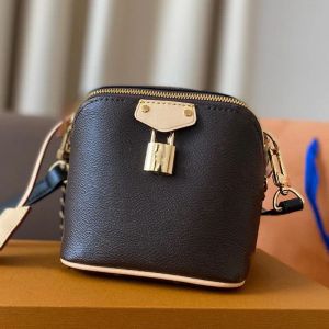 2024 Designer de luxe célèbres sacs en boîte à épaule réglable Sobrave à main