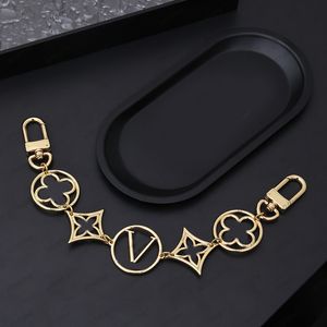 2024 Luxe Designer Sleutelhanger TWIGGY KETTING Gouden Letters Mode Dames Tas Charme Luxe Sleutelhanger Legering Klassieke Sleutelringen -6