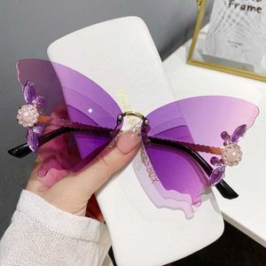 2024 Luxe ontwerper Off Luxury Designer Nieuwe heren- en dames zonnebrillen Off Style Dance Butterfly Shape Diamond ingelegd Large Frame Women Fashion Street Shot