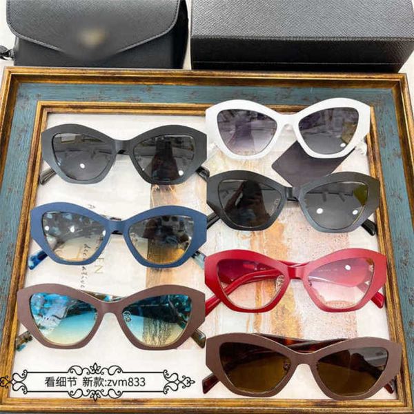 2024 Diseñador de lujo fuera del diseñador de lujo Nuevas gafas de sol para hombres y mujeres de la familia Family Cat Eye Ins Net Red Fashionable Metal PR94WS