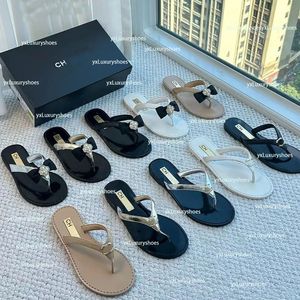 2024 Luxury Designer Women's Sandals Sandals Sandales Slide d'été Fashion Fashion larges tongs plates, New Style 2 C Classic Imprimé Letter Sandals Taille 35-42