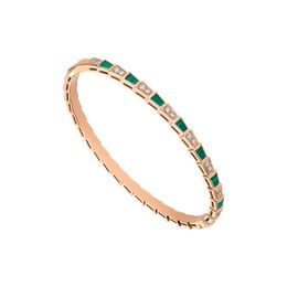 2024 Bracelet coeur de luxe bracelet en or designer bracelets de diamant pour femmes bijoux de serpent en acier inoxydable hommes femmes bracelet fiançailles cadeau de mariageq8
