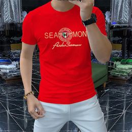 2024 T-shirt masculin de luxe Nom de marque Punk T-shirt Designer T-shirt Fashion Round Nou à manches courtes Modèle de lettres en coton T-shirt d'été décontracté.