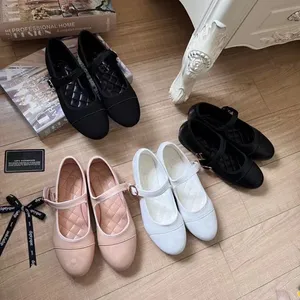 2024 Luxury Paris Ballet Fashion Designer Professional Dance Zapatos Plataforma Bowknot BoCh Shallow Single Sandals Flat Flat Sandals Flat Dress Sail 35-40