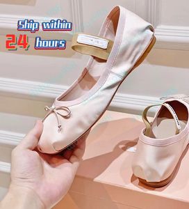 2024 Luxury Paris Ballet Fashion Designer Professional Dance Chaussures Satin Ballerinas MM Plateforme Bowknot Bouche peu profonde Sandales plates simples pour femmes 35-40