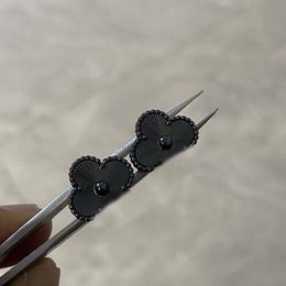 2024 Luxe kwaliteit charme clip oorbel in zwarte kleur blauw natuursteen bloem ontwerp hebben stempel doos PS3832A
