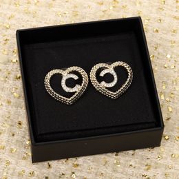 2024 Boucle d'oreille en forme de coeur de charme de qualité de luxe avec diamant en plaqué or 18 carats avec collier pendentif ras du cou avec boîte à timbres PS3203B