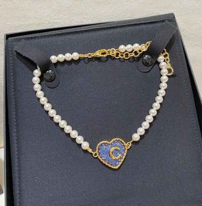 2024 Collier pendentif charme de charme de qualité de luxe avec perles de coquille de nature et couleur bleu en émail coeur de forme de créateur bijoux PS3344b